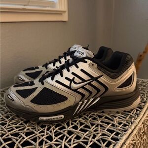 Nike Black/Silver Running Shoes